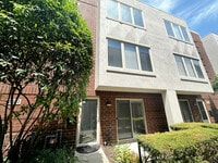 Building Photo - 2931 N Natoma Ave