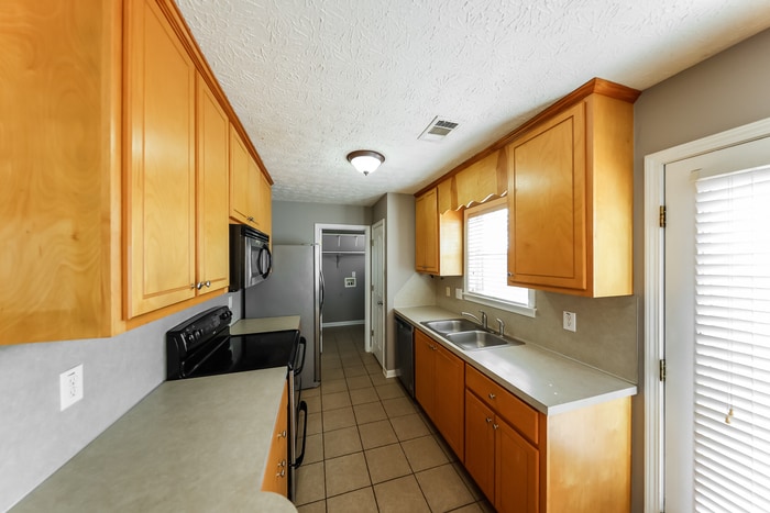 Building Photo - 1812 Aspen Way