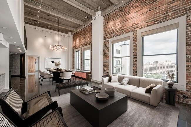 Building Photo - 915 Franklin-524.2