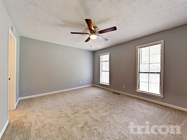 Building Photo - 5171 Salem Dr