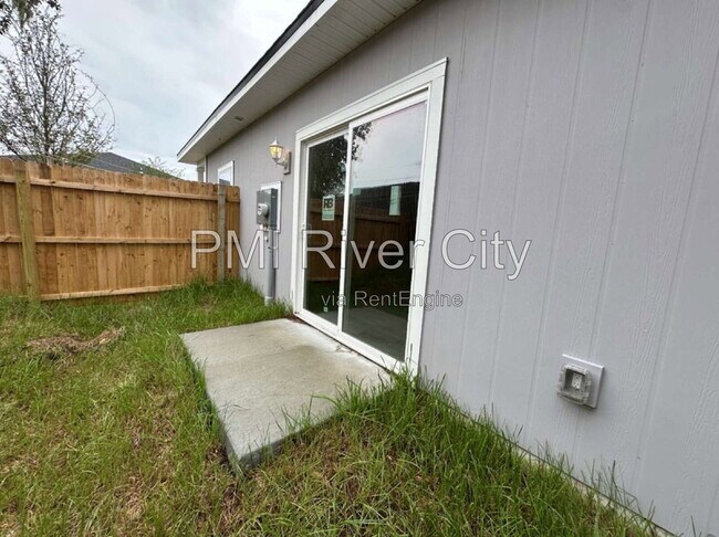 Building Photo - 6715 Bakersfield Dr