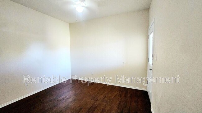 Building Photo - 107 Collett Ct