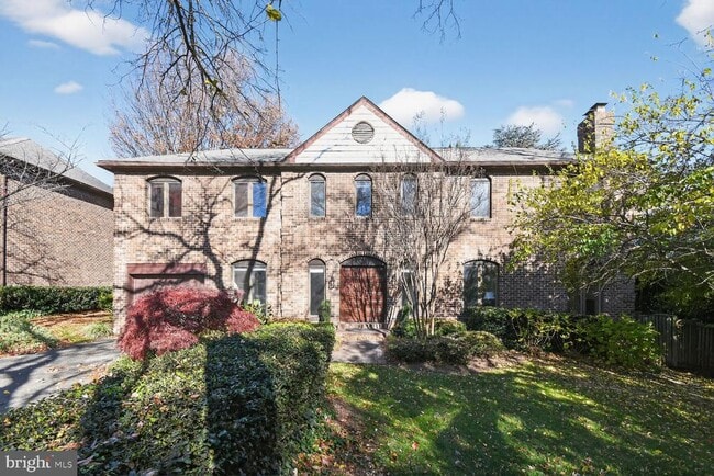 Building Photo - 3227 Ellicott St NW