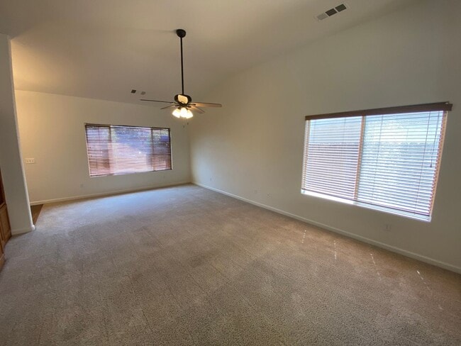 Building Photo - Lovely 2 bedroom, 2 bath home on Dolcetto Court coming soon!