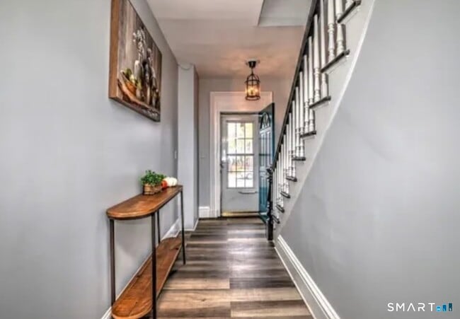 Building Photo - 6 Gilbert Ave