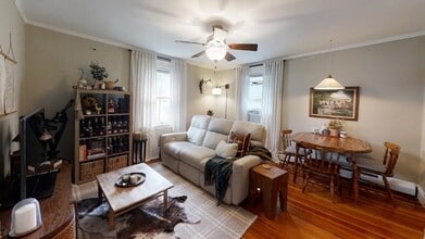 Building Photo - 11 Walnut St