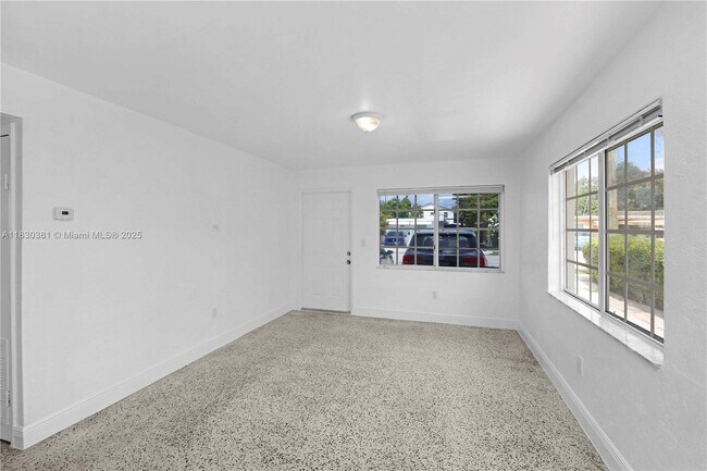 Building Photo - 3531 SW 91 Ave