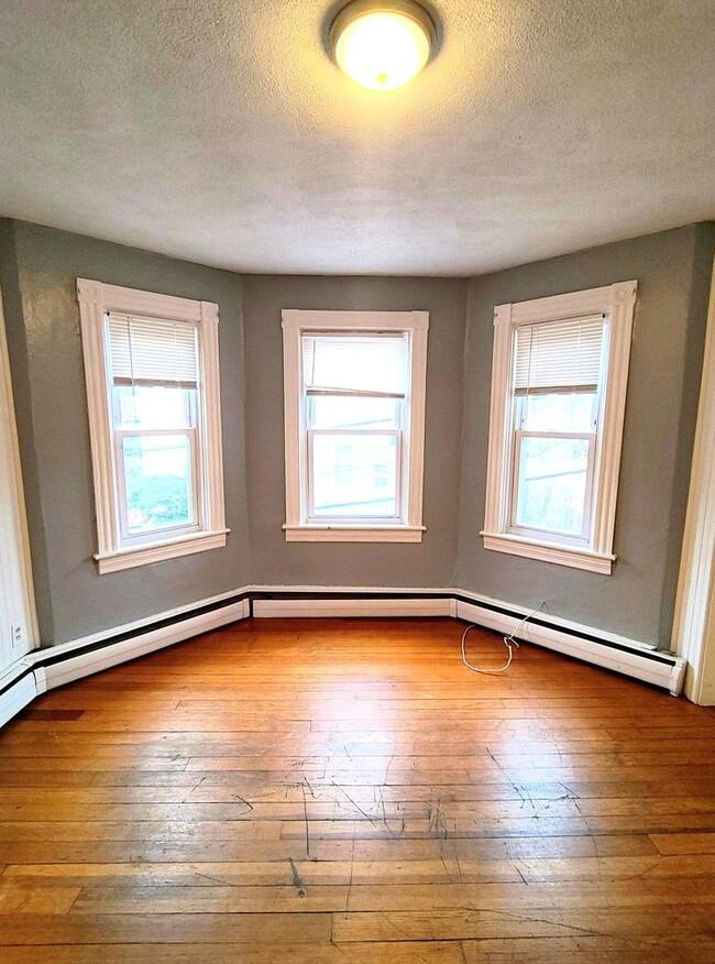 Building Photo - 3 Veto St