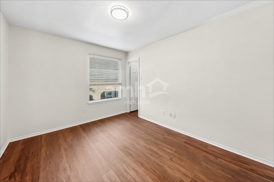Building Photo - 14056 Wrangler Way