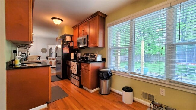 Building Photo - Premium Renovation Inside a Wonderfully Sp...