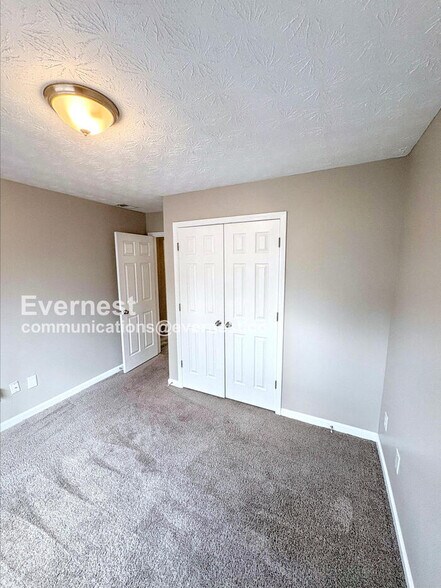 Building Photo - 20 Shenandoah Dr