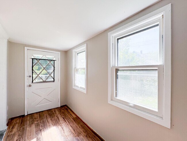 Building Photo - 2778 E 120th St