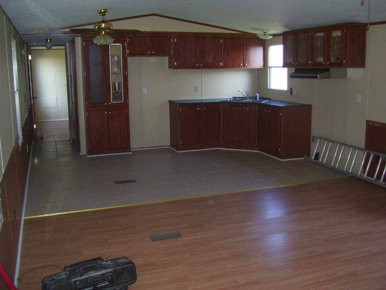Building Photo - 492 Arnold Rd
