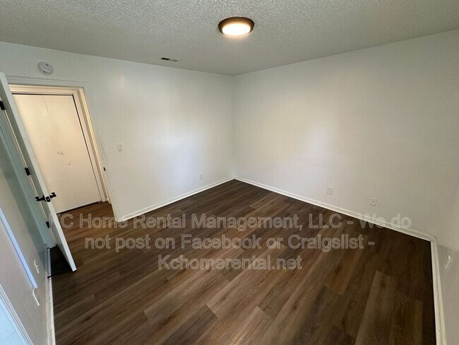 Building Photo - 300 Osage St