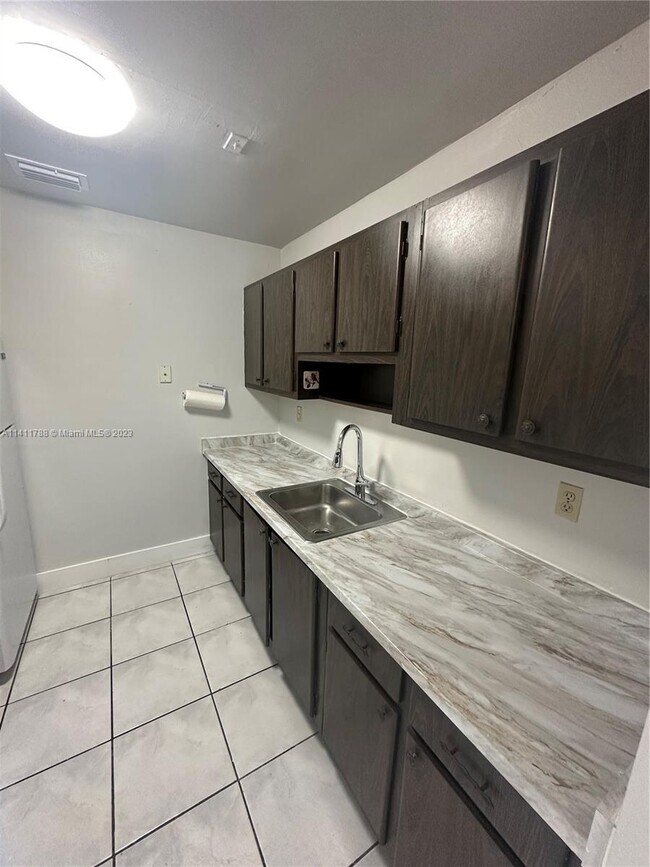 Building Photo - 13125 SW 18th Terrace