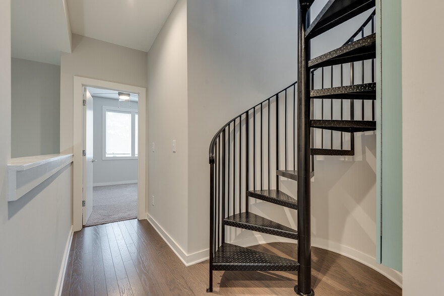 Building Photo - 415 Gartrell St SE
