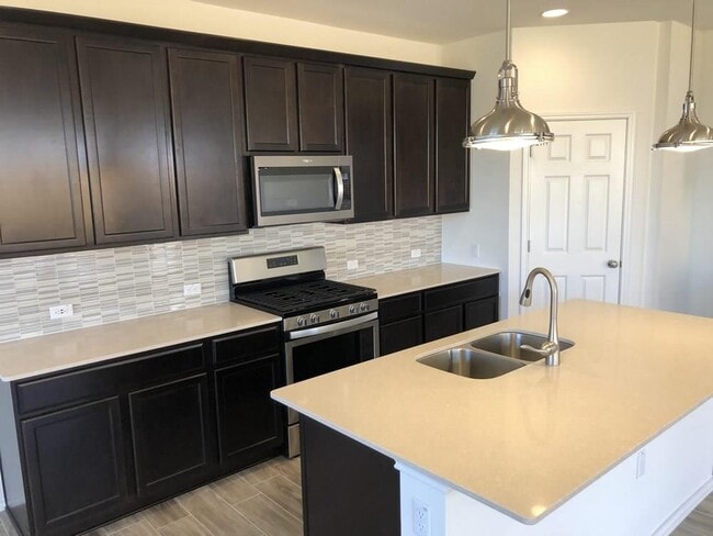 Building Photo - 1910 Crimson Rosella Trl