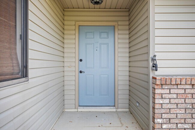 Building Photo - 429 Springwood Way