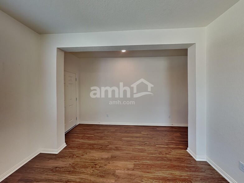 Building Photo - 280 Aspen Waters