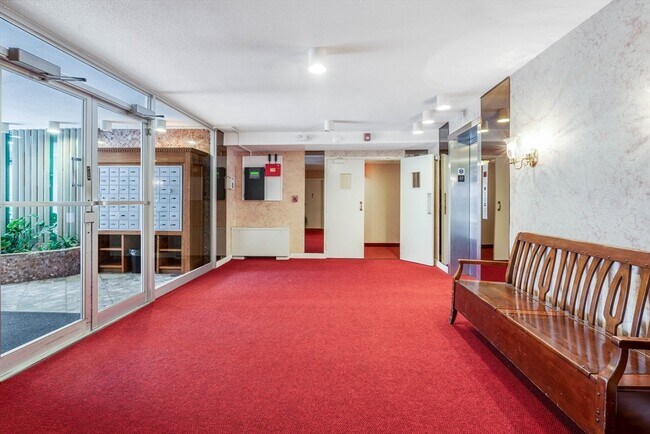 Building Photo - 41 Park St