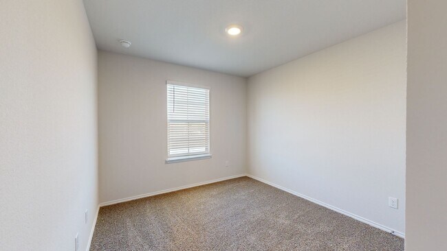 Building Photo - LIKE BRAND NEW HOUSE FOR RENT IN TROY!!!