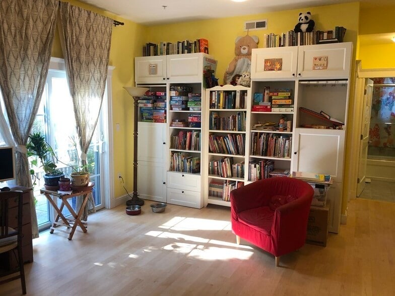 Building Photo - 69 Bolton St