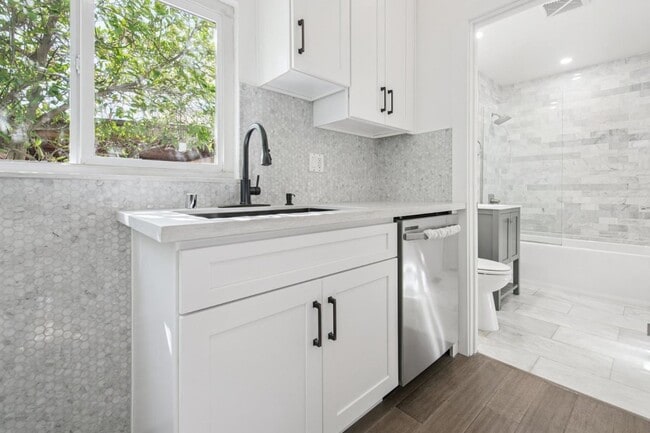 Building Photo - 6134 Fair Ave