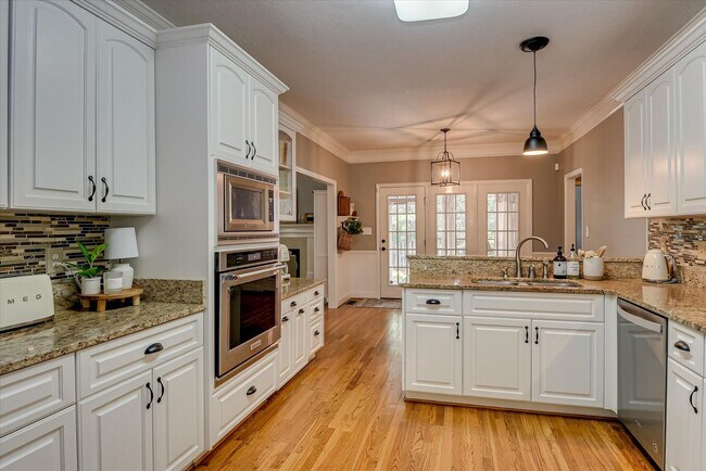 Building Photo - 4 Bedroom 2.5 Bath in Jones Crossing