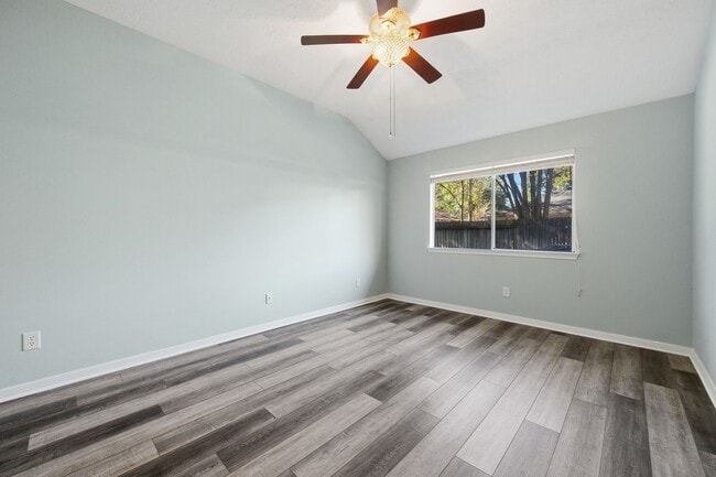 Building Photo - 2835 Twin Knolls Dr