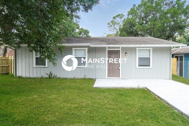 Building Photo - 3 Bedroom Pet-Friendly Home in VERO BEACH, FL with Main Street Renewal