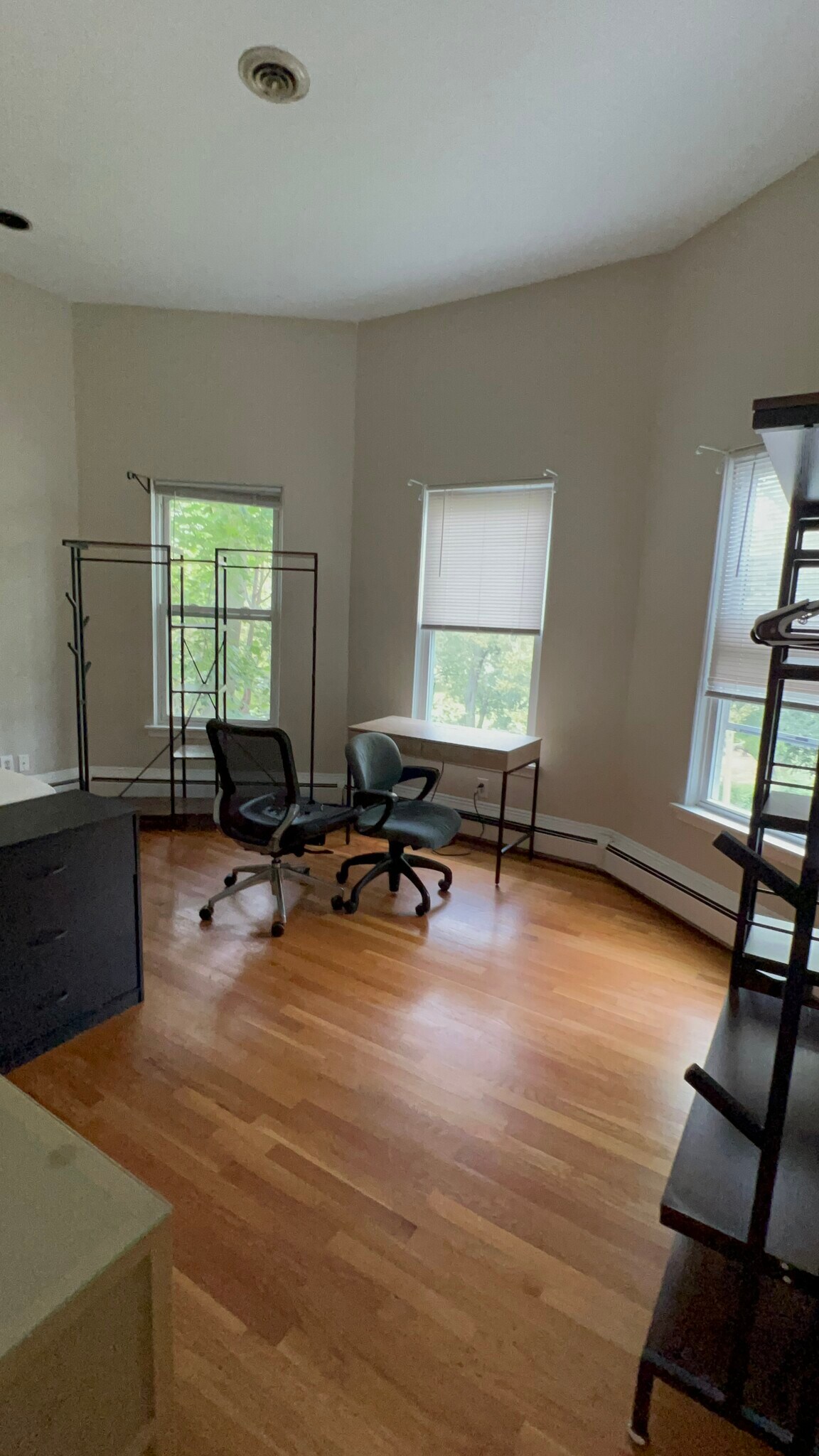 Building Photo - 1000 Memorial Dr