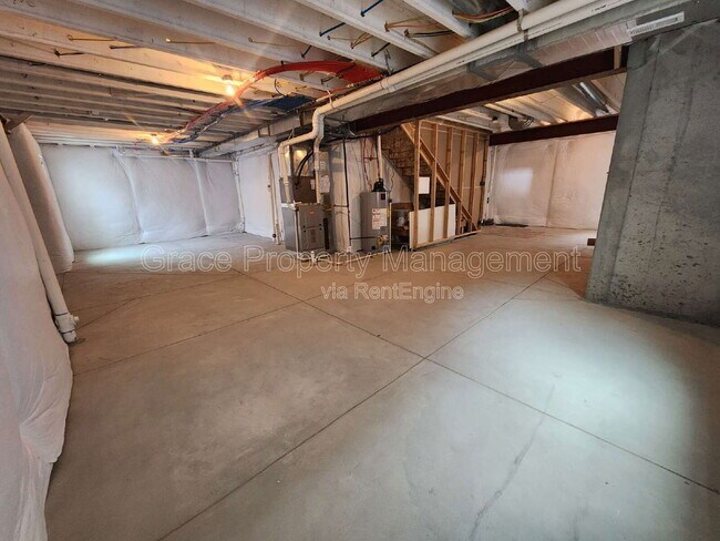 Building Photo - 17022 Lipan St