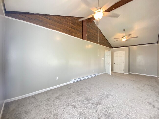 Building Photo - Finley St. 3217