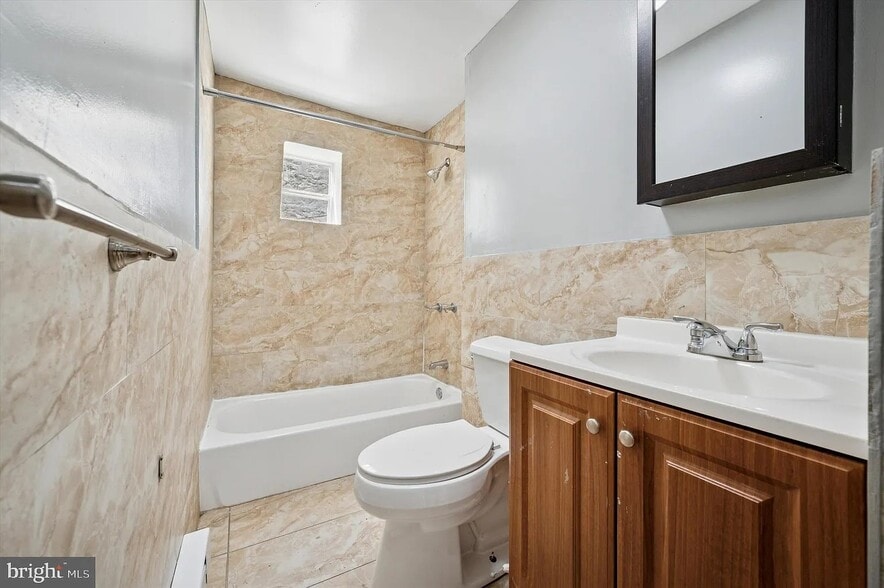 Building Photo - 1018 S 55th St