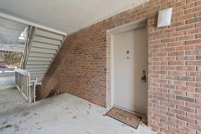 Building Photo - Come Home to Bolinwood Condominiums  - AVA...