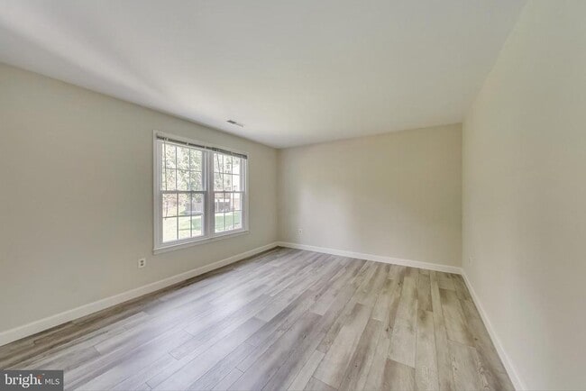 Building Photo - 12004 Montrose Village Terrace