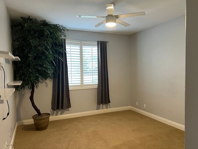 Building Photo - Beautiful, Expansive Paseo Del Sol Pool Home for Rent