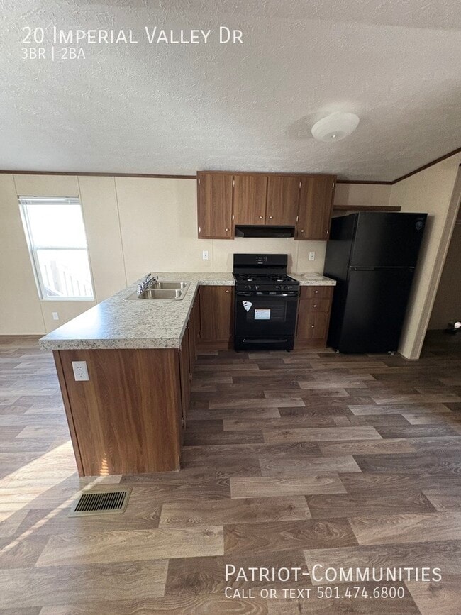 Building Photo - 20 Imperial Valley Dr