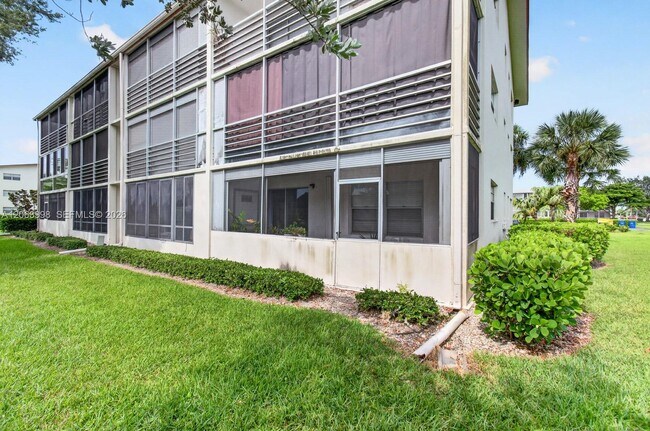 Building Photo - 14 Preston Way