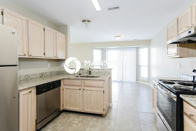 Building Photo - 3 Bedroom Pet-Friendly Home in Florissant,...