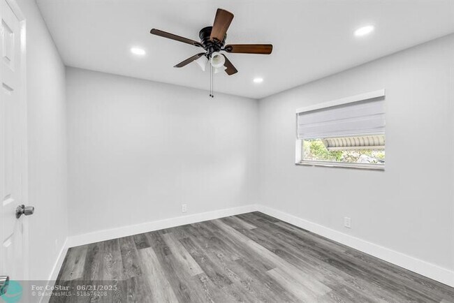 Building Photo - 1351 NW 54th Ave