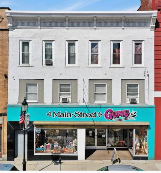 Primary Photo - 219 W Main St