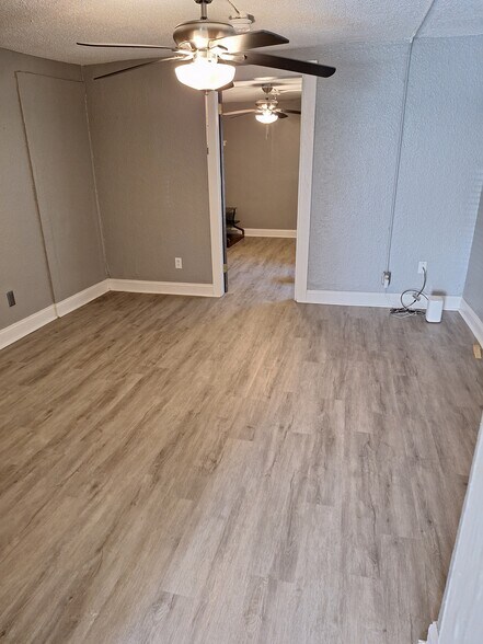 Building Photo - 416 Howell St