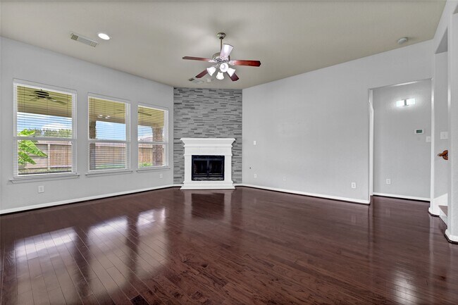 Building Photo - 7303 Lennox Woods