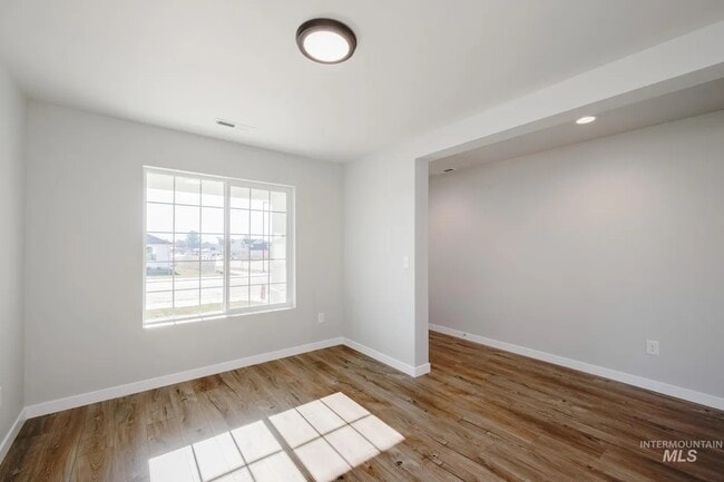 Building Photo - 812 Strike Eagle St