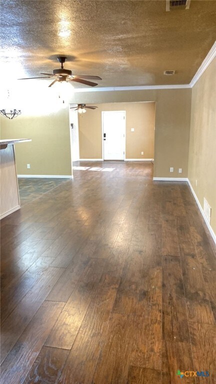 Building Photo - 1802 Sycamore Dr