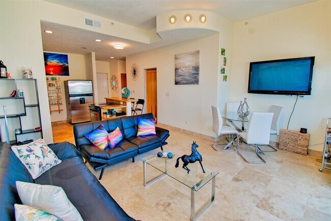 Building Photo - 9420 Seawall Blvd