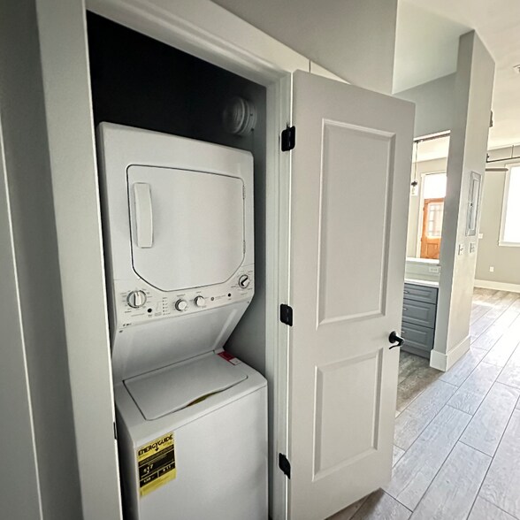 Building Photo - 1387 St Anthony St