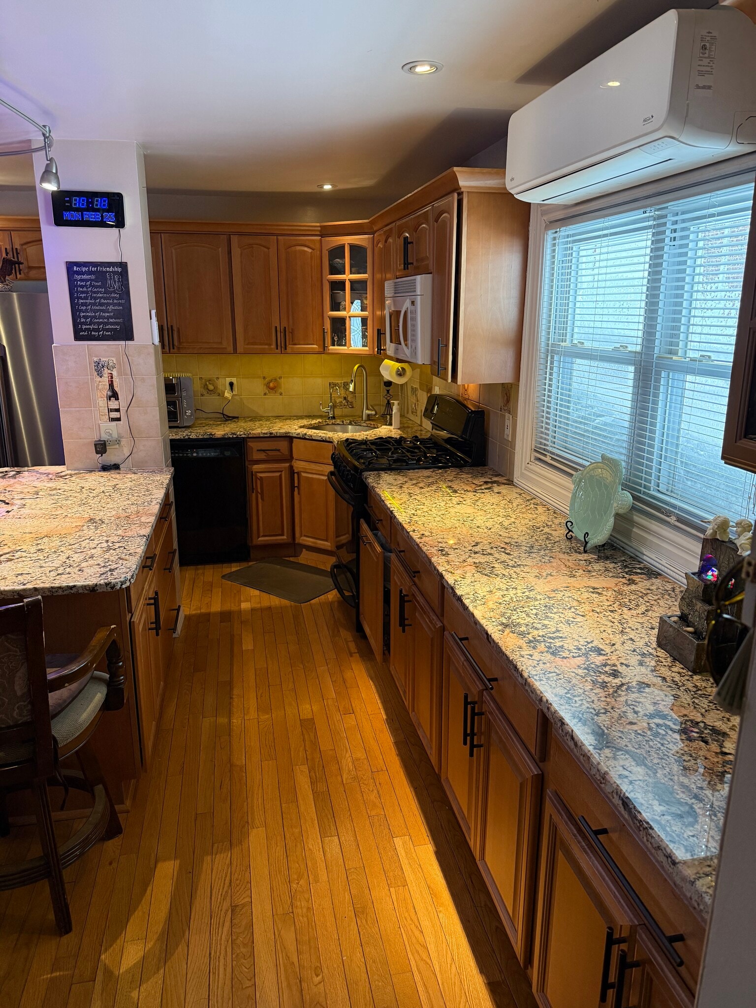 Building Photo - 246 Grant Ave