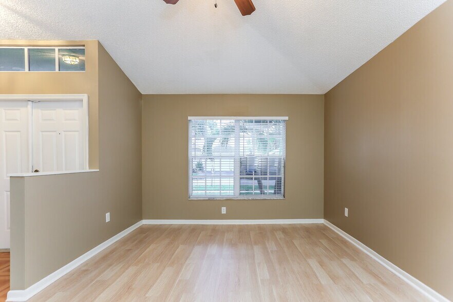 Building Photo - 9711 SW 16th Ct